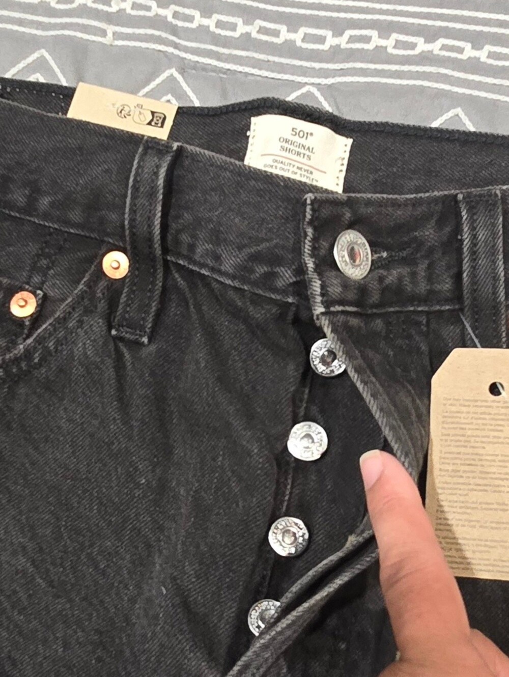Levis 501 High Waisted Black Denim Shorts Size 28 - Picture 5 of 10